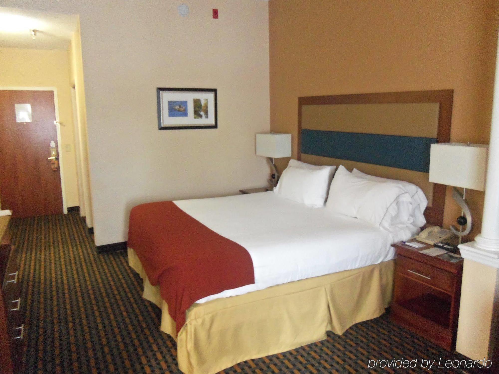 Holiday Inn Express Hotel & Suites Sanford By Ihg Eksteriør billede